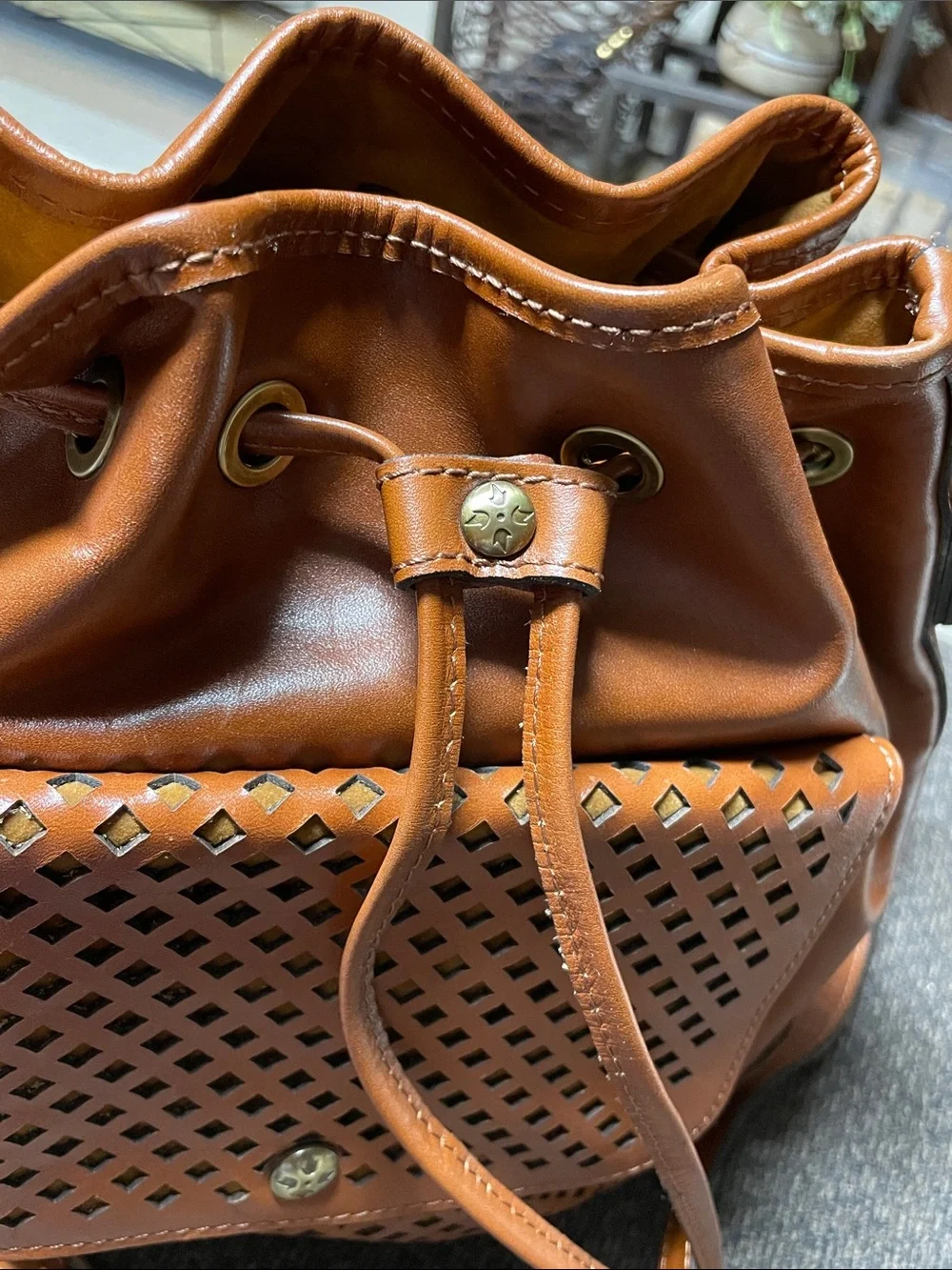 Patricia Nash Sabina Drawstring Bucket Bag w/ perforated Front Pocket NWOT